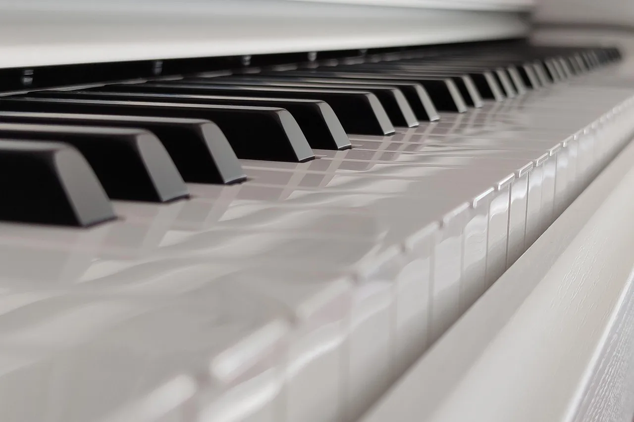 White musical synthesizer keyboard White musical synthesizer keyboard