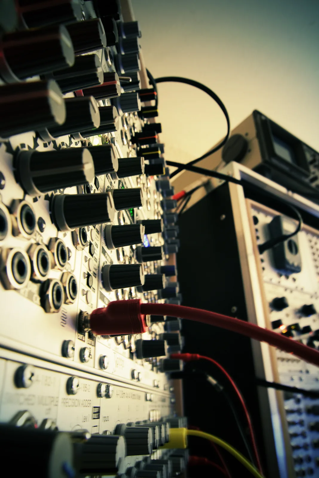 Synthétiseur modulaire dans un studio Synthétiseur modulaire dans un studio