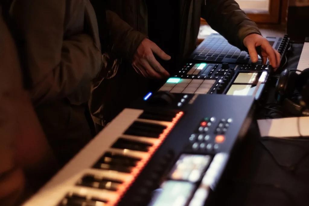 Les avantages d’un synthétiseur modulaire