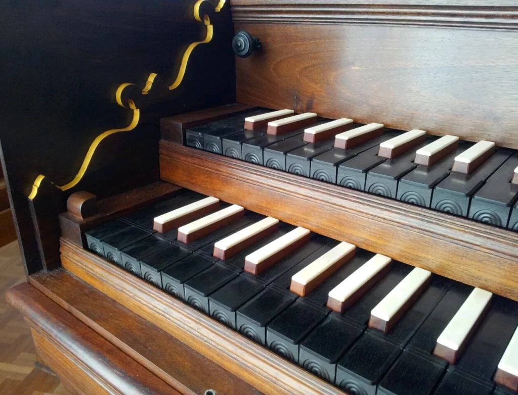 Comment fonctionne un clavecin ?